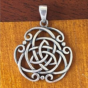 VTG Solid Sterling Silver Celtic Trinity Triquetra Pendant w/24” Sterling Chain
